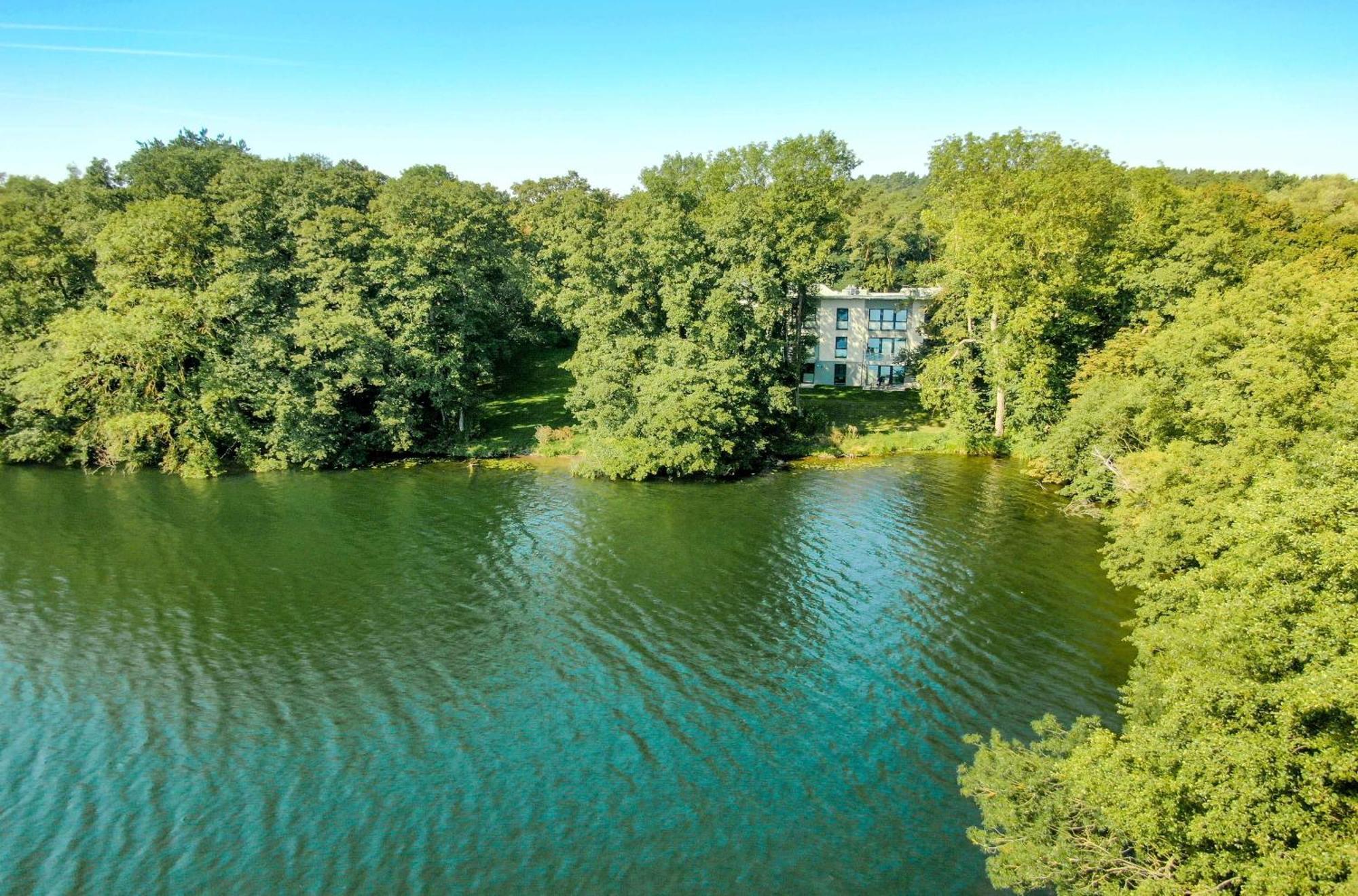 Gluecksraum - Modernes Apartment Mit Panoramablick, Kamin & Wohlfuehlambiente Krakow am See Esterno foto